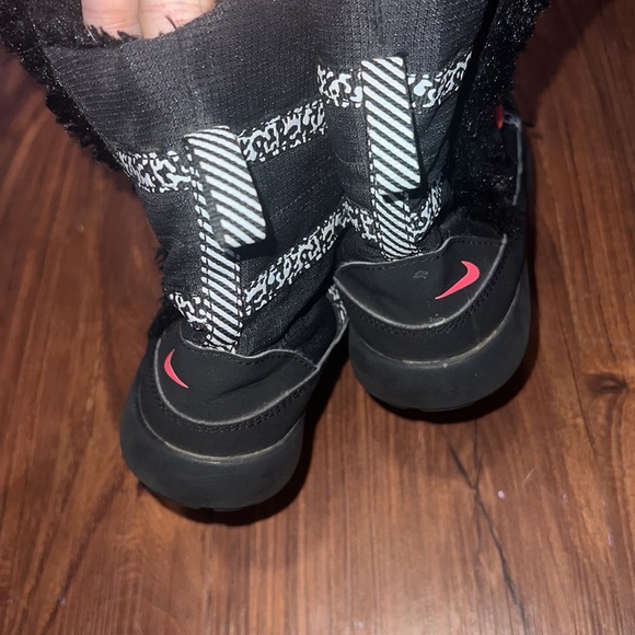 Girls' Toddler Nike boot - Picture 10 of 10